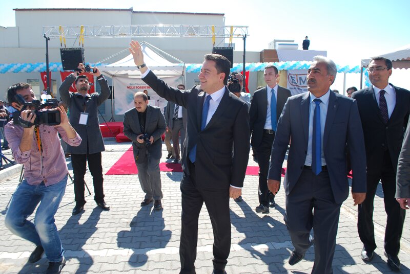 2013 yl Hastanenin Resmi Al ile mam Hatip Ortaokulu'nun temel atma treninden resimler